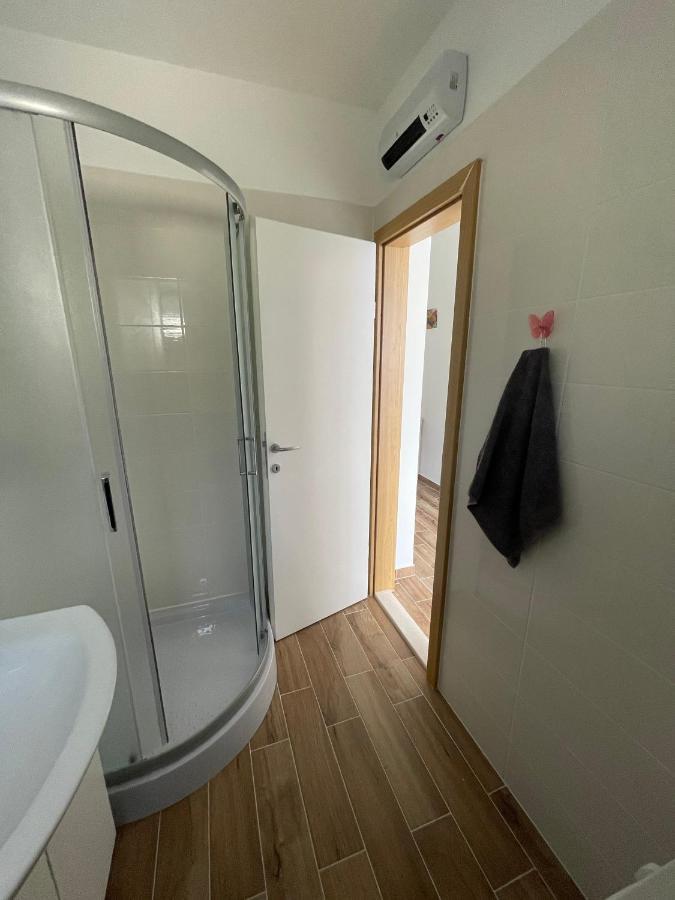 Apartman Solin 2, Parking Leilighet Eksteriør bilde